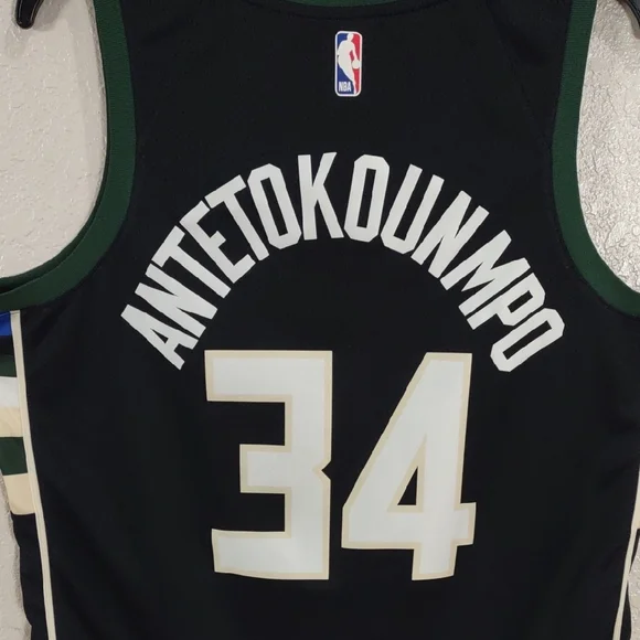 NBA Nike Black and Green Bucks Jersey - Picture 8 of 17